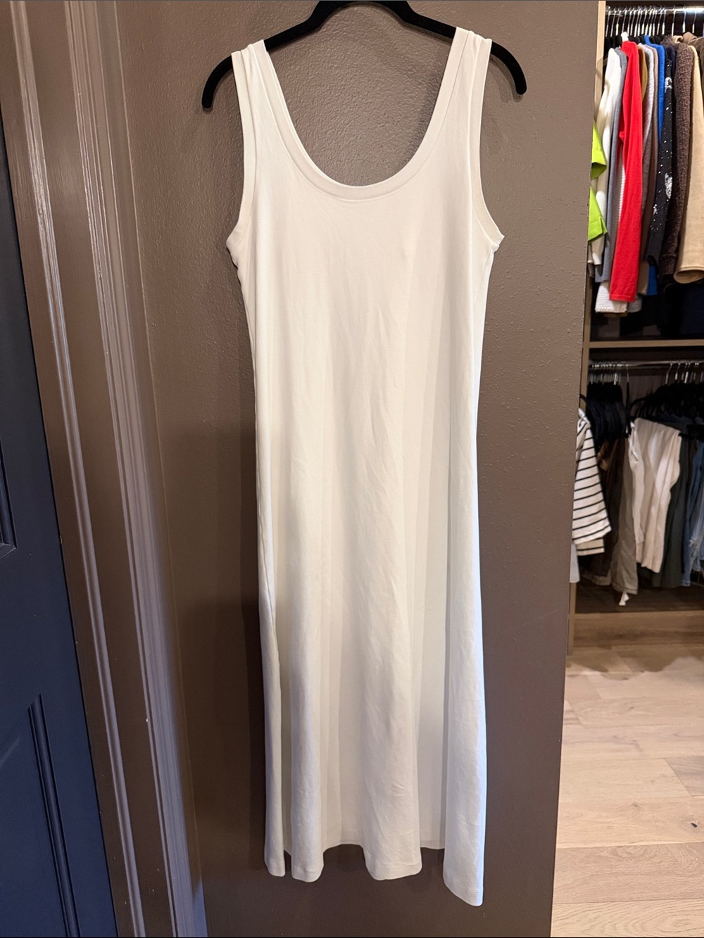 Aritzia- Babaton White Crewneck Tank Top